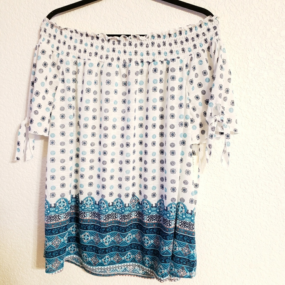 ⭐️3/$15 ⭐Blue, White & Teal Tie Sleeve Blouse